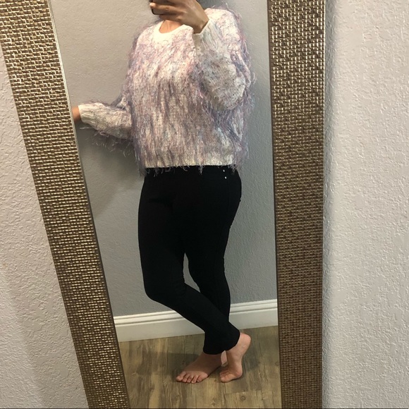 Beautiful women’s knitted sweater - Picture 3 of 10